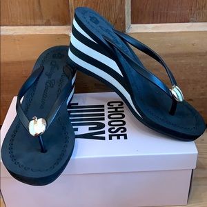 Juicy Couture Laney wedge striped flip flops nib!